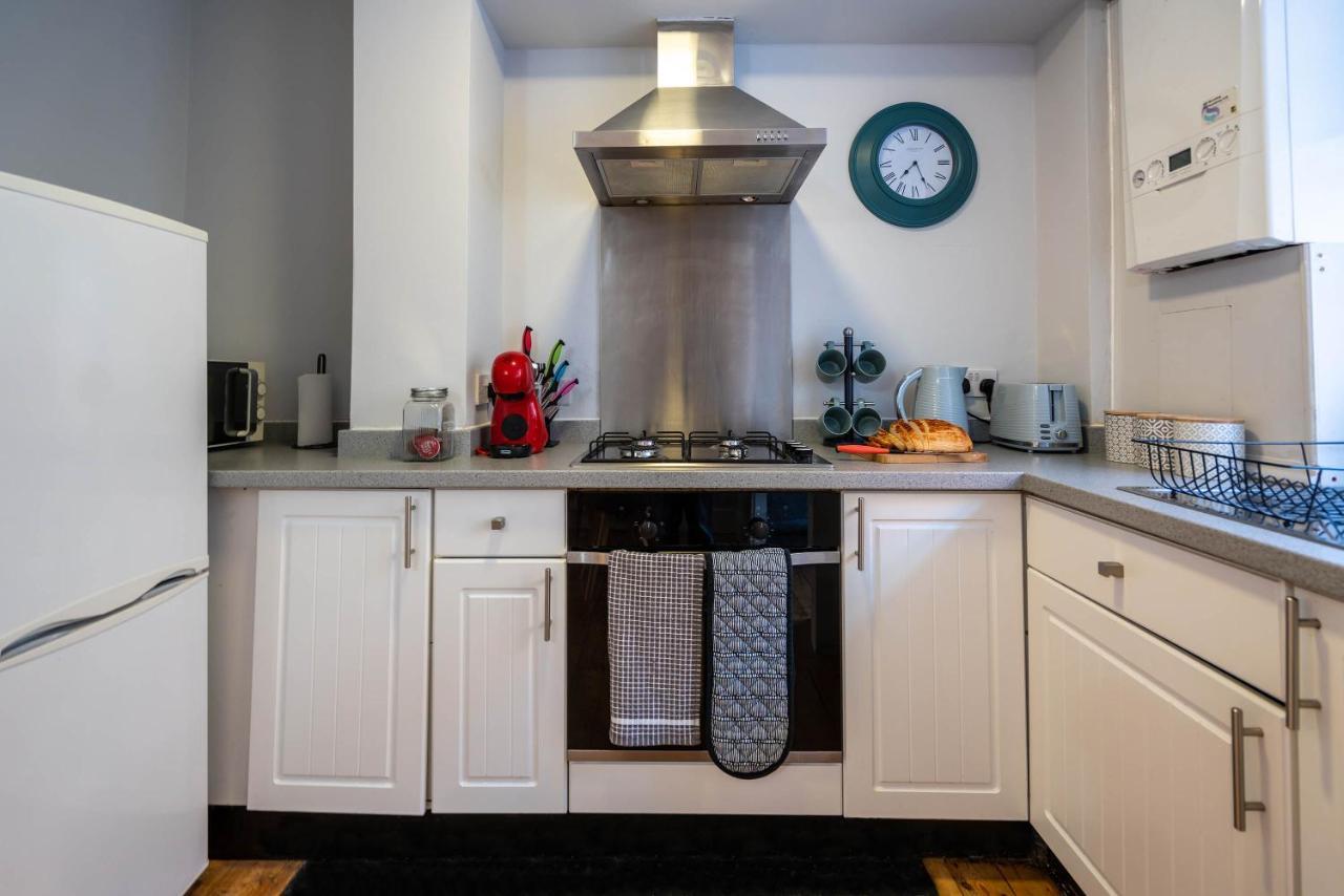 Two Bedroom House In Canterbury City Centre מראה חיצוני תמונה