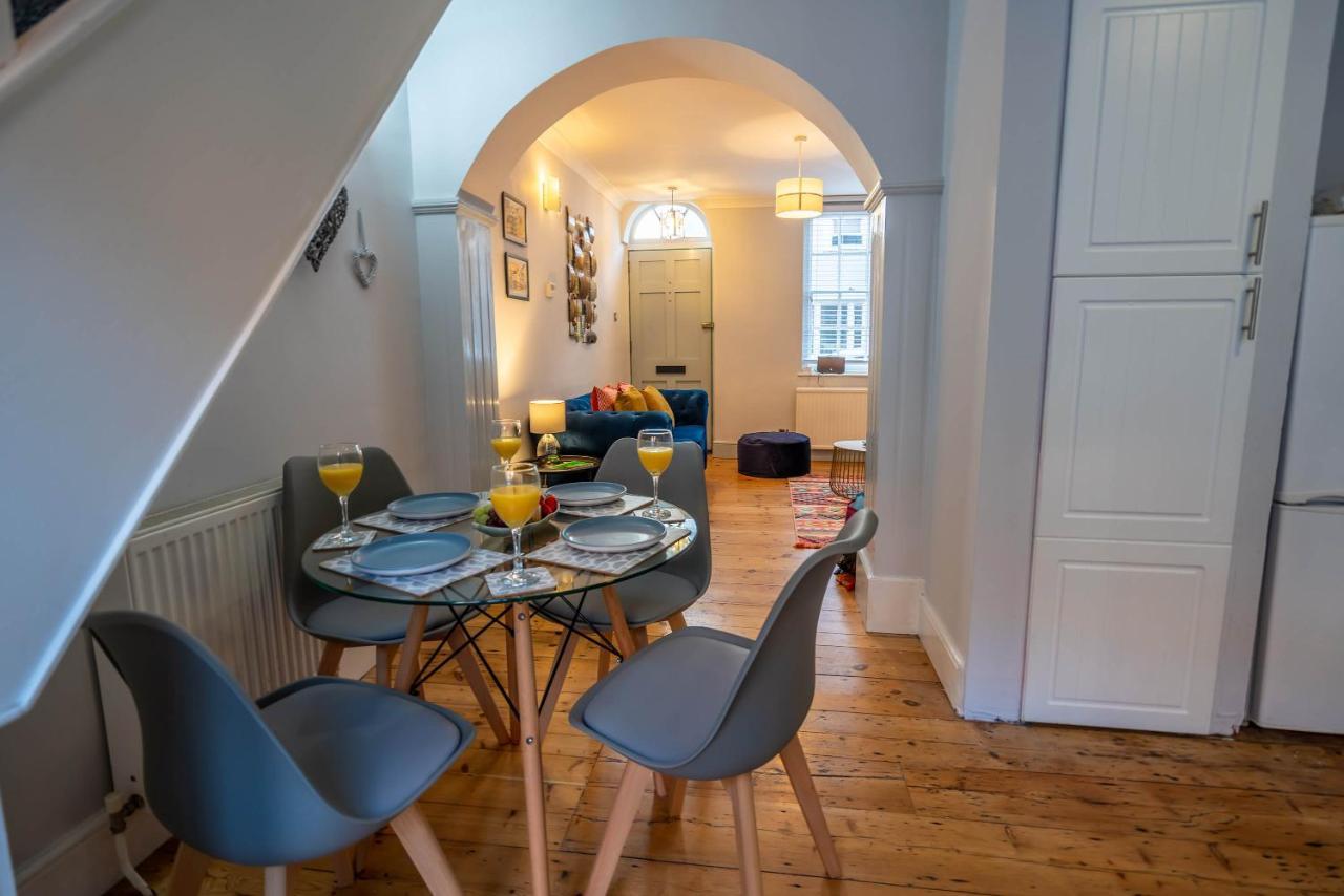 Two Bedroom House In Canterbury City Centre מראה חיצוני תמונה